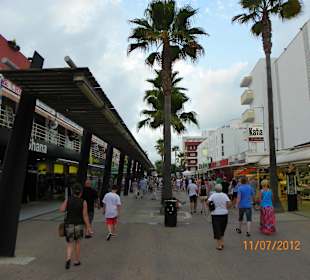 Einkaufsmeile - Rückseite Hotel