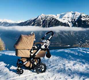 Mit der in fünf Gehminuten erreichbaren Bergbahn hinauf zum 