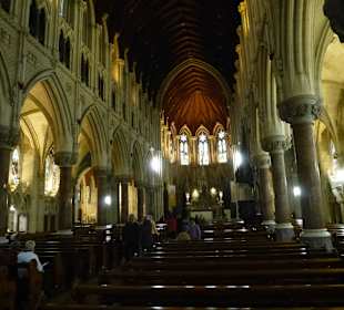 Innen in der Kirche von Cobh
