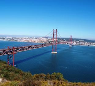 Blick auf die Brücke 25. April