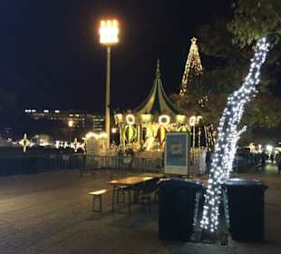 Hübsch geschmückte Bäume.