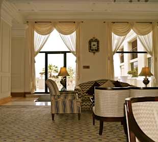 Luxus in der Bar des Westin Dragonara Ressort