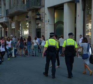 Barcas Polizei hat alles im Griff 