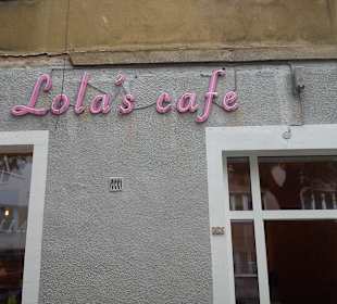 Lola's cafe