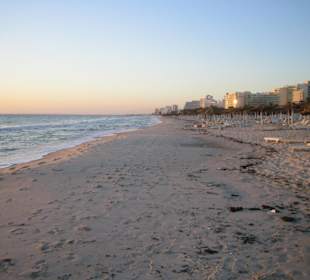 Der Strand von Sousse bei Sonnenaufgang