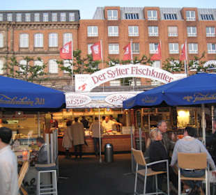 Blick auf die Gastronomie auf der Promenade