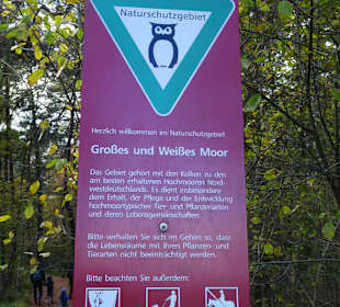 Hinweisschild am Zugang zum Moor