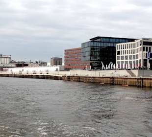 Bürogebäude an der Weser