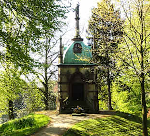 Spaziergang über den Friedhof Riensberg