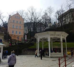 Svoboda Quelle direkt neben der Mühlbrunnkolonnade