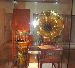 Erster Plattenspieler