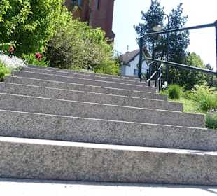 Steile Treppe