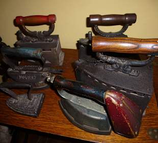 Alte Möbel im ganzem Haus