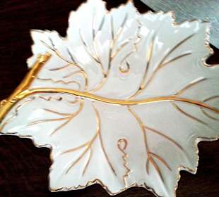 Schale mit Gold