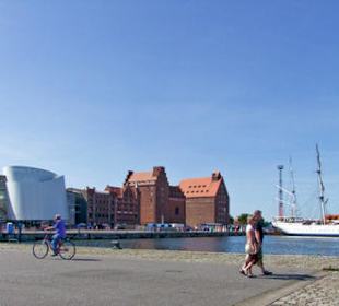 Ozeaneum und Gorch Fock - Hotel Kontorhaus GmbH & Co.KG