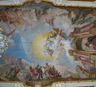 Das Deckengemälde der Pfarrkirche