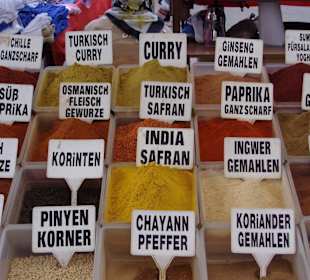Gewürzstand am Markt