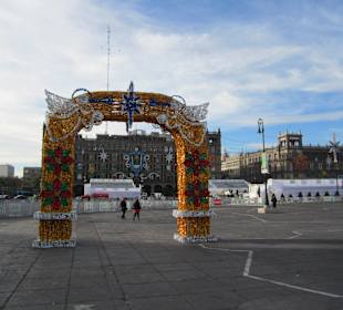 Mitten auf dem riesigen Zocalo