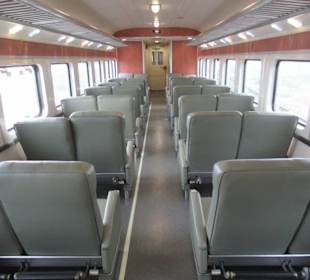 1. Klasse, viel Platz, Fußstützen