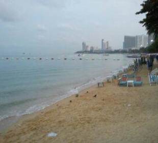 Offizieller Strand um 05 h morgens 200 m vom Hotel