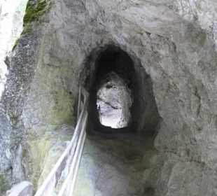 Höhle