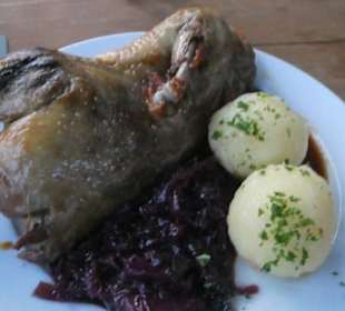 Abendessen im Biergarten vom Georgbräu
