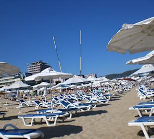 2 Liegen und ein Schirm-11€