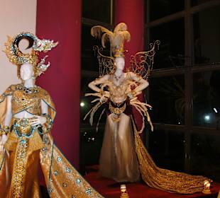 Kostümausstellung im Innenbereich