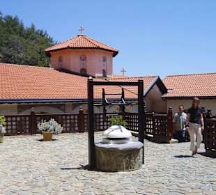 Klosterhof mit Brunnen