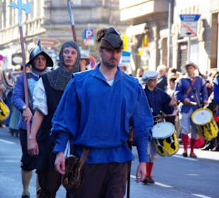 Hilpoltsteiner Burgfesttrommler Fahnenschwinger