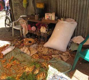 Unterwegs auf einem einheimischem Markt in Kisumu.