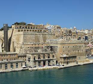 Befestigungsanlage die den Hafen schützt