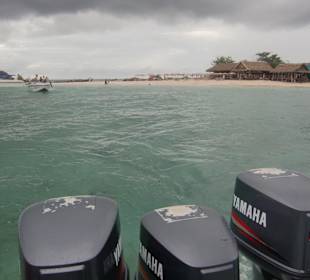 Khai Nui Island vom Meer aus gesehen,