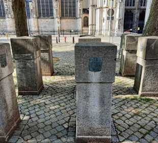 Säulen vor der Kathedrale 