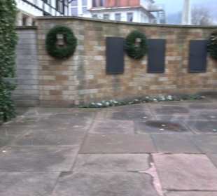 Kriegerdenkmal bei der Kirche