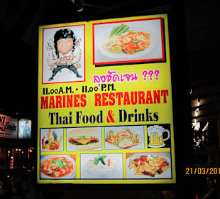 Leuchtreklameschild an der Straße