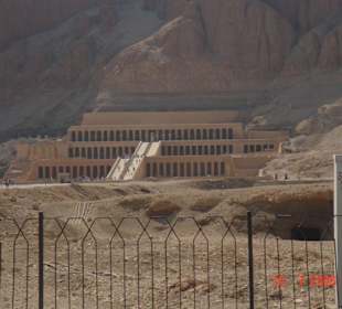 Tempel der Hatschepsut (Al-Deir Al-Bahari Tempel)