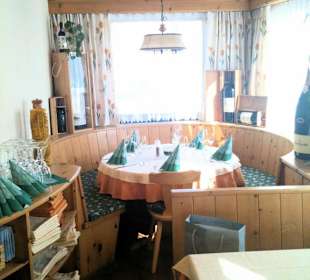 Restaurant à La Staziun - “Bahnhöfli”