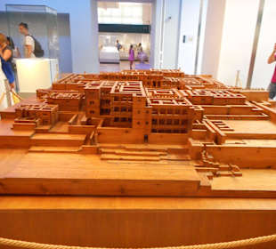 Scale model of the palace in Knossos