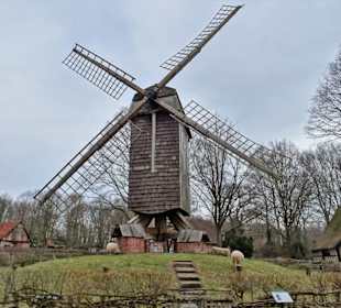 Die Bockwindmühle im Mühlenhof Freilichtmuseum