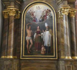 Linker Seitenaltar der Heilig-Kreuz-Kirche