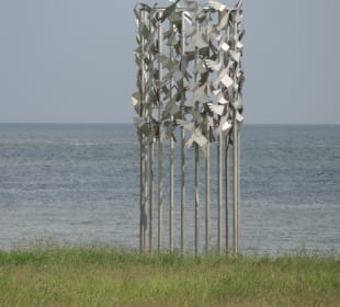 Cuxhaven: die Skulptur Vogelflug
