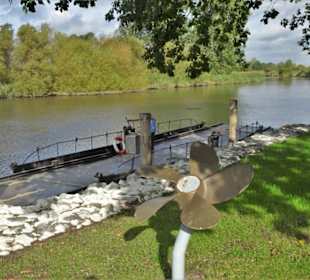 An der Anlegestelle der Prahmfähre Gräpel