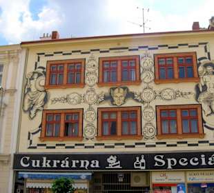 Reich verzierte Fassade