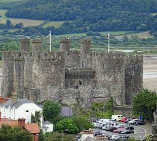 Auf der Stadtmauer in Conwy