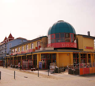 Lift- Café liegt neben dem Travel Charme Hotel