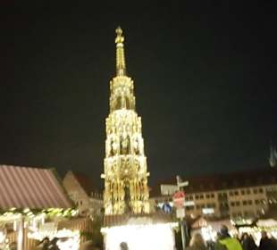 Schöner Brunnen im Glanz