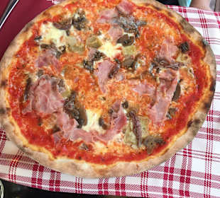 Lecker Pizza