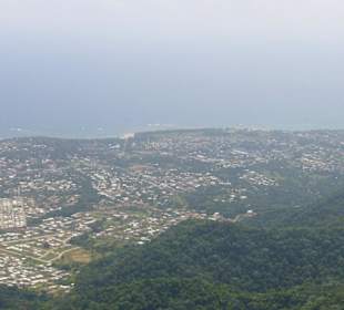 Blick von der Seilbahn über Puerto Plata