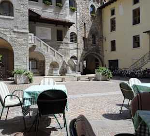 Terrassenplätze der Osteria Il Gallo